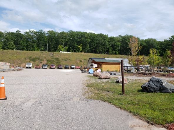 N3860 US2: N3860 US-2, Iron Mountain, MI 49801